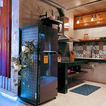 מקטאן Clockworkorange Luxury Suites With Netflix מראה חיצוני תמונה